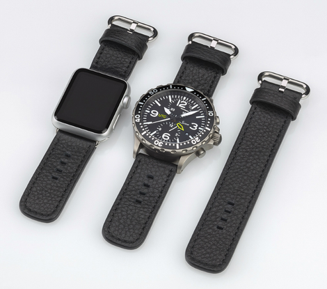 Illustration for article titled Double-Sided Strap Lets You Hide Your Apple Watch Shame Under a Nicer Timepiece